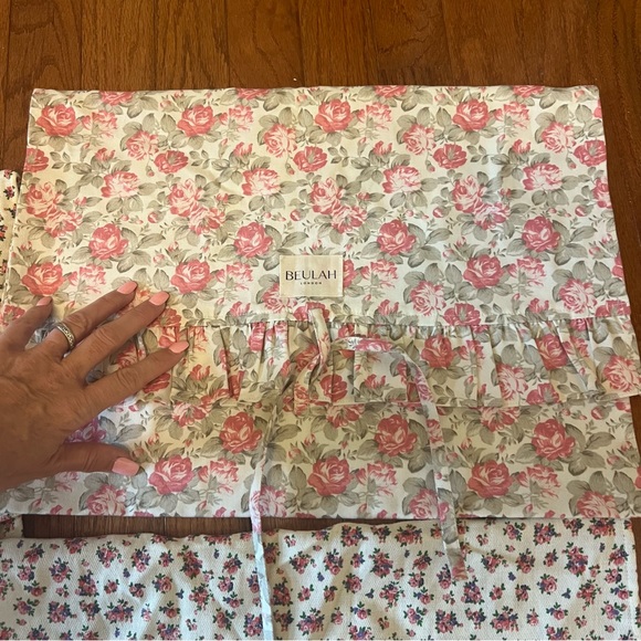 Beulah of london pretty dust bags covers for dress floral fabric lot of 4 - Picture 3 of 4